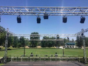 Alquiler-de-iIluminación-escenarios-y-tarima-para-eventos Alquiler-de-iIluminación-escenarios-y-tarima-para-eventos